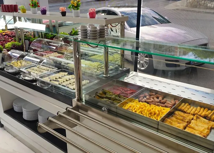 מלון דירות Skyblue 4*